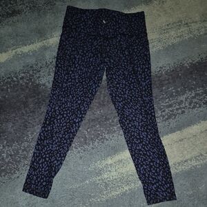 Athleta Salutation Stash Pocket II 7/8 Tight